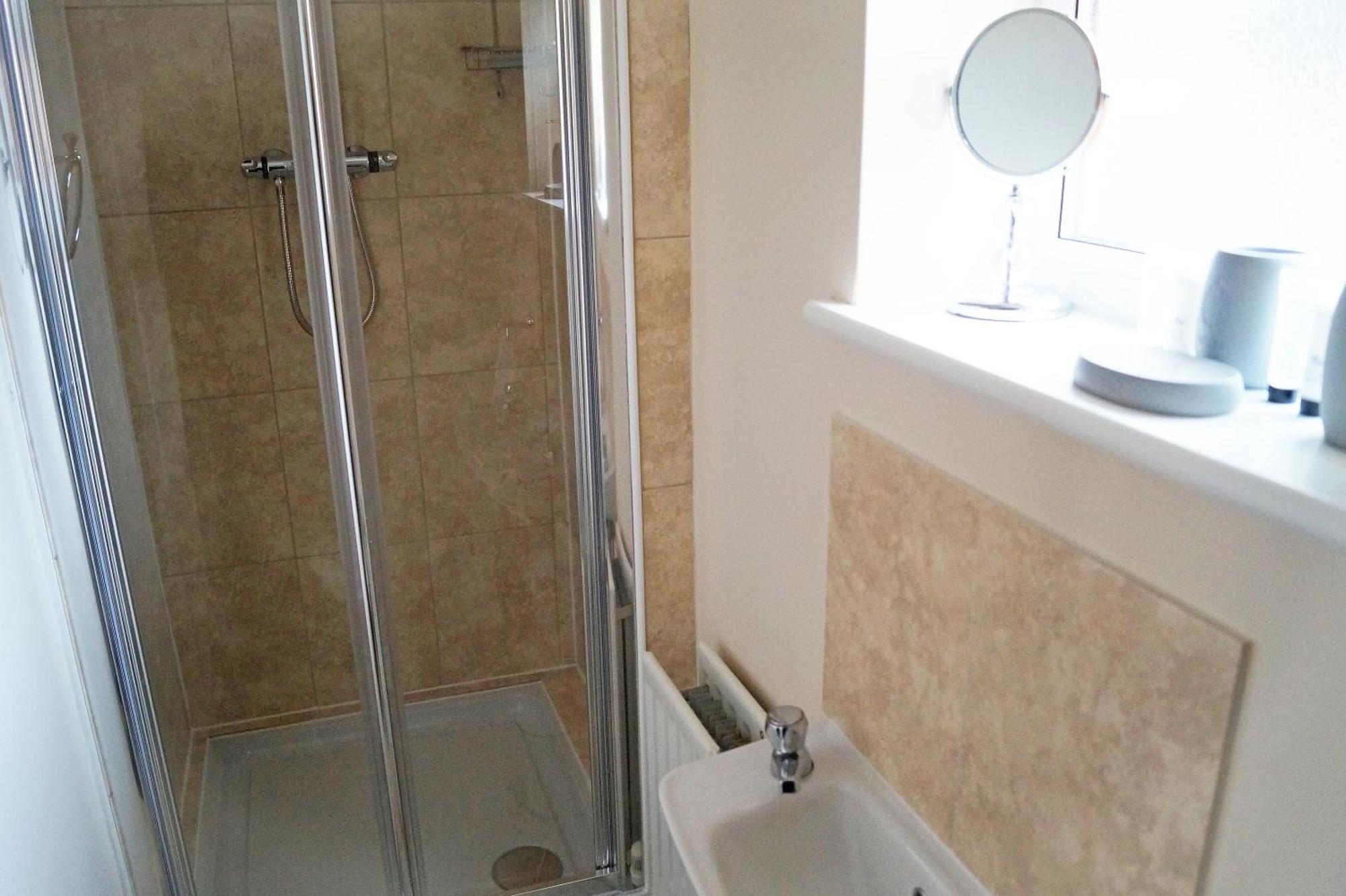 Ricky Road Guest House - Premium Watford  Exterior foto