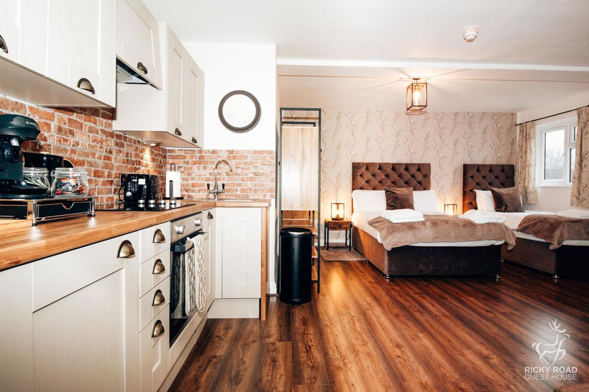 Ricky Road Guest House - Premium Watford  Exterior foto