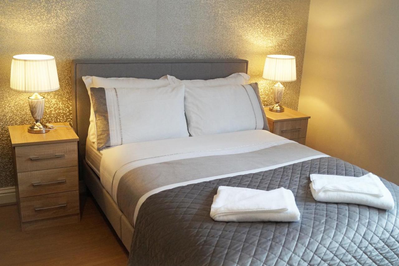 Ricky Road Guest House - Premium Watford  Exterior foto